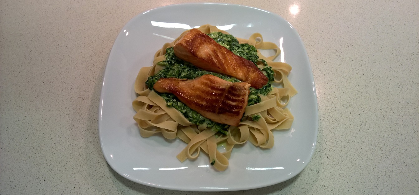 Tagliatelle CiaoCarb con Salmon y Espinacas